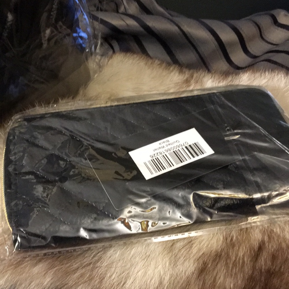 2 Bags 1 tote bag 1 crossbody bag 1 wallet - Picture 8 of 8